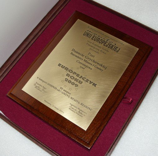 dyplom, dyplomy nr 101 Dyplom mosiny grawerowany wykoczenie powierzchni patynowane - lakierowane, deska dbowa