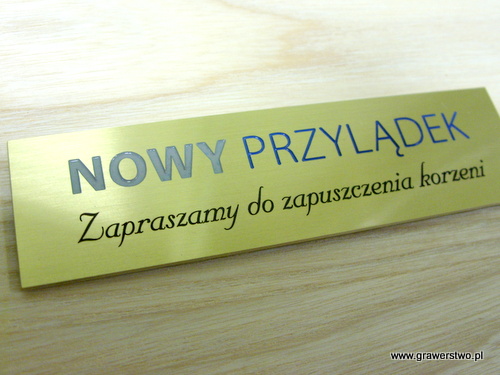 Tabliczki okolicznociowe grawerowane nr 86 Tabliczka opisowa - mosidz szlifowany. Grawerunek laserowy, wypeniony farbami.