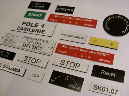 tabliczki znamionowe, pulpity nr 49 Tabliczki opisowe  grawerowane ( laminat grawerski ) do urzdze elektrycznych